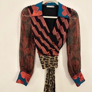 ALICE AND OLIVIA silky patterned wrap around top!